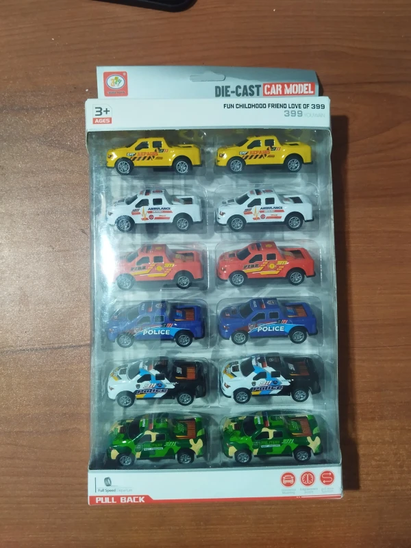 ডাইকাস্ট গাড়ি